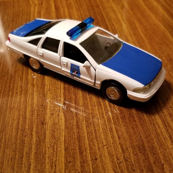 Alabama State Police Road Champs die cast police car 1:43 scale - Picture 6 of 8